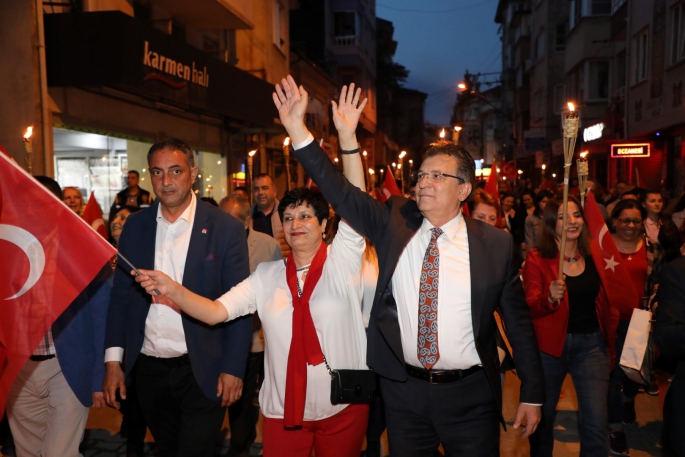 19 MAYIS COŞKUSU EDREMİT’İ SARDI