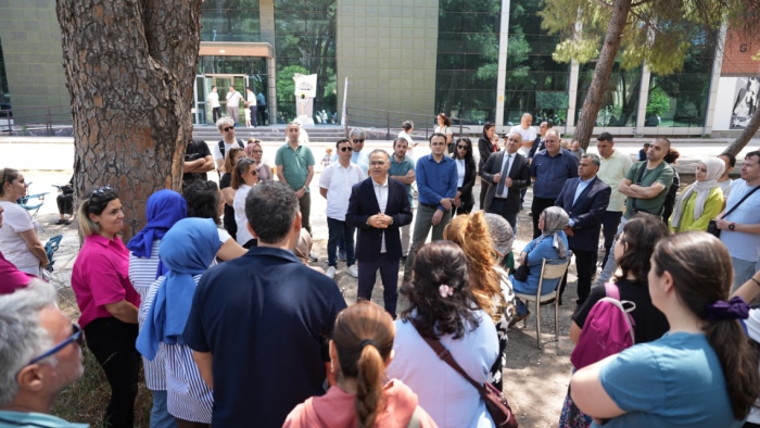 2025 İzmir Bilim Olimpiyatları Yüz Yüze Sınavı Tamamlandı: 615 Öğrenci Bilim İçin Yarıştı