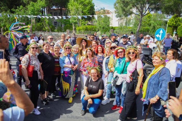 Alaçatı Ot Festivali Milyonları Ağırladı: Lezzet, Müzik ve Renkler Buluştu