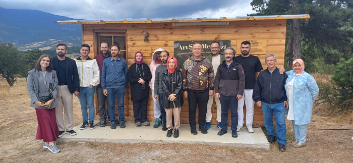 Apiterapi ile Sağlıkta Yeni Bir Dönem: Koşan Vadi Kazdağları'nda Uzmanlar Buluştu