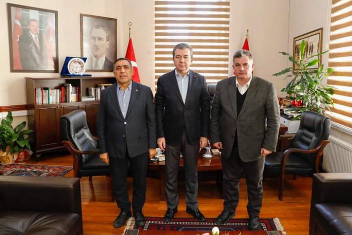 Bergama ve Kınık Arasında Güç Birliği