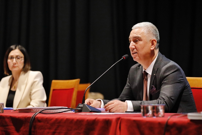 Bergama'ya Hizmet Andı: Belediye Meclis Üyeleri ve Encümen Üyeleri Görevlerine Başladı