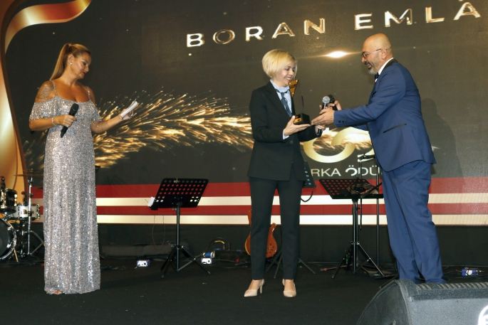 Boran Emlak Yılın Güvenilir Gayrimenkul Danışmanlık Markası ödülünü aldı