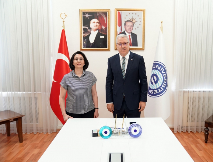 ChatGPT'nin Gizemli Kutusu: Ege Üniversitesi Araştırmacıları Metinlerin Söylem Analizini Yapıyor