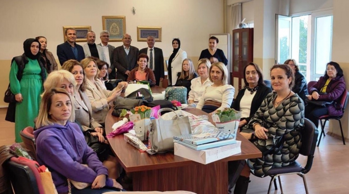 Çiğli Ak Parti Öğretmenler Günü'nü kutladı