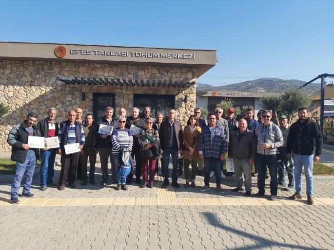 Efes Tarlası Yaşam Köyü'nde çiftçi eğitimleri devam ediyor