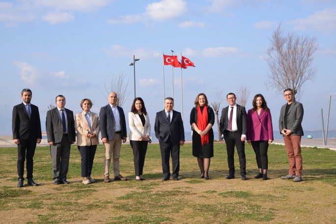 EMD İzmir Şubesi’nde “Birlikte Güçlüyüz” ekibi adaylığını açıkladı