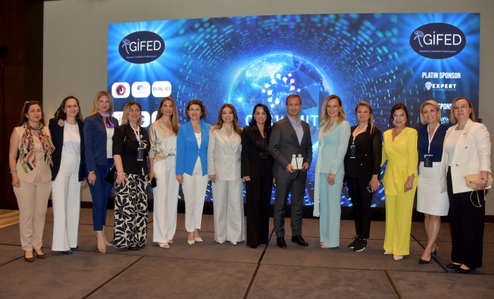 İZİKAD, C-Summit 2025 Zirvesi'nde Kadın Liderliğini Güçlendirdi