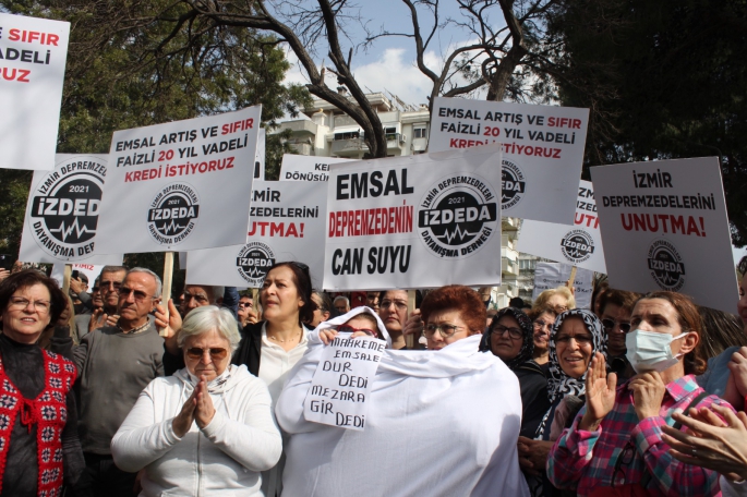 İzmir Depremzedeleri Dayanışma Derneği (İZDEDA)  basın açıklaması