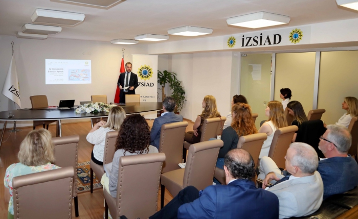 İZSİAD'dan Uluslararası Ticarette Hukuk Semineri: “İş Dünyasında Sınırları Aşmak”