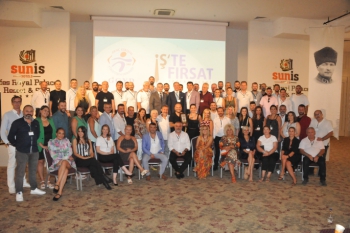 Genç Girişim ve Yönetişim Derneği 64. İş'te Fırsat Toplantıları İzmir'de yapıldı