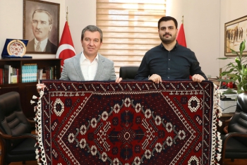 İZMİR MİLLETVEKİLİ EYYÜP KADİR İNAN BERGAMA’YI ZİYARET ETTİ