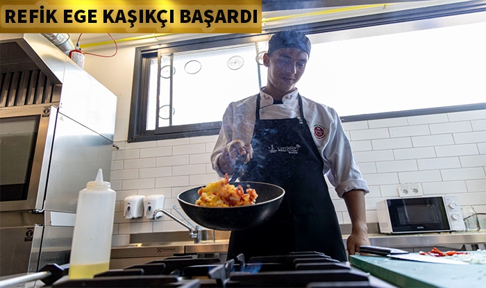 Refik Ege Kaşıkçı, Gastro Genç İzmir Yemek Yarışması'nda 2 Altın, 1 Bronz Madalya Kazandı