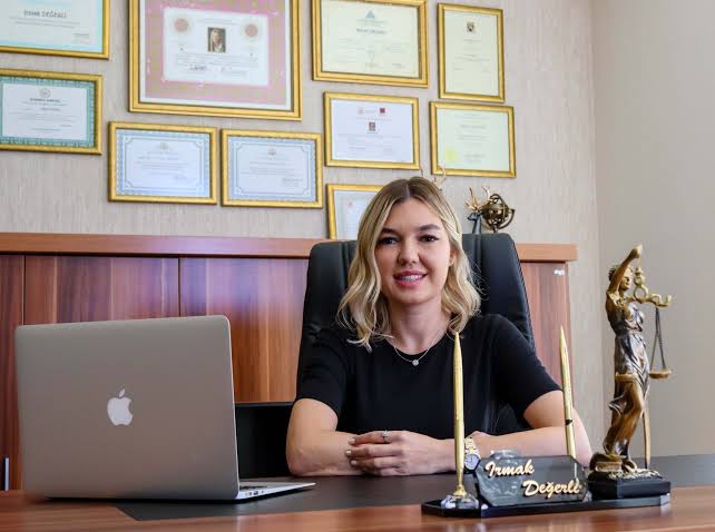 Seferihisar'ın Sevilen Avukatı Irmak Değerli, AK Parti'den Belediye Meclis Üyeliği İçin Aday Adayı Oldu