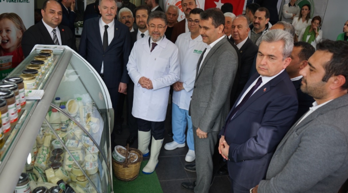 Tarım Bakanı Yumaklı’dan Tire Süt Kooperatifi’ne Destek Sözü