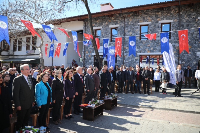 Yağ Hali Tarihi Dokuya Yeniden Hayat Veriyor