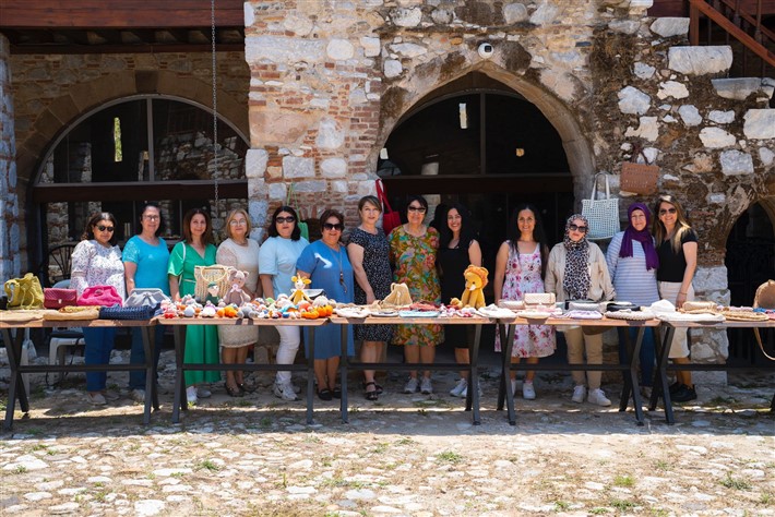 EL EMEĞİ GÖZ NURU ÜRÜNLERİNİ SERGİLEDİLER