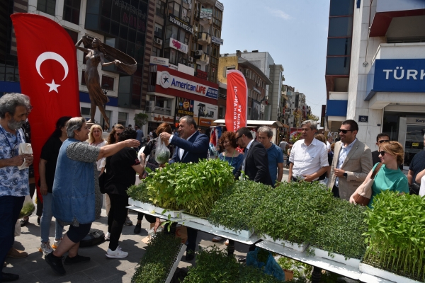 KARŞIYAKALI KADINLARA  60 BİN YERLİ FİDE 