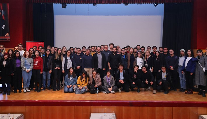 NASA'daki Türk Astrofizikçi DEÜ öğrencileri ile buluştu.